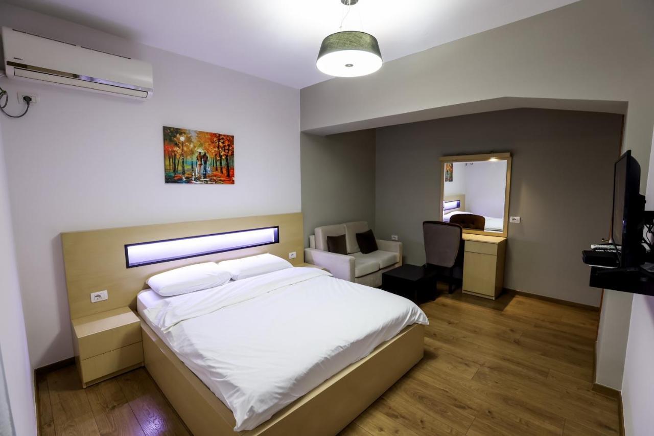 Elior Apartment Tirana Buitenkant foto